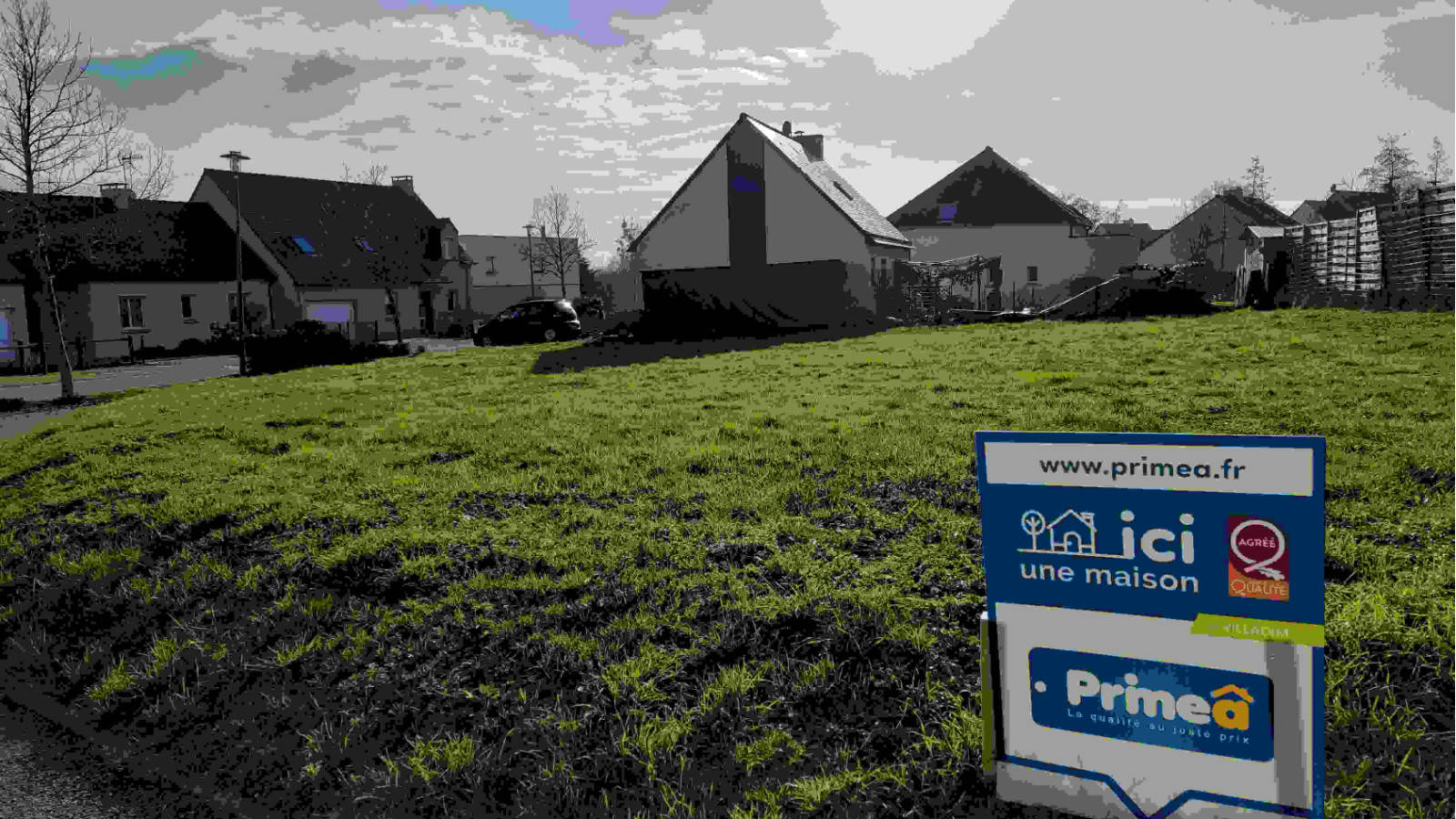 Terrain constructible de 306m2 à Montreuil-le-Gast