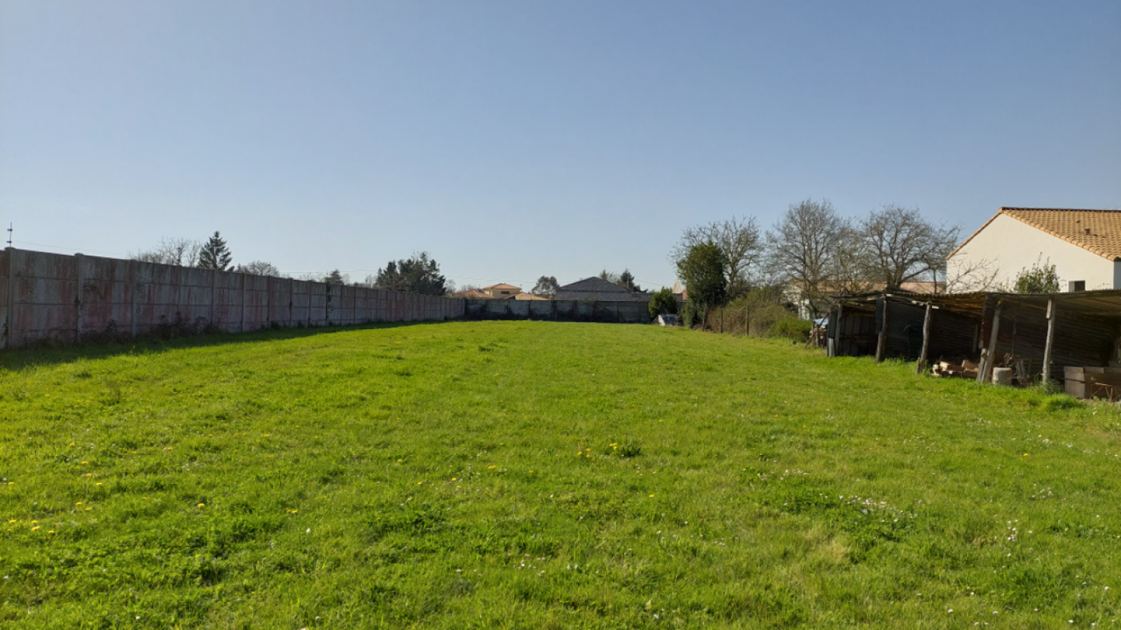 Terrain constructible de 1800m2 à Legé