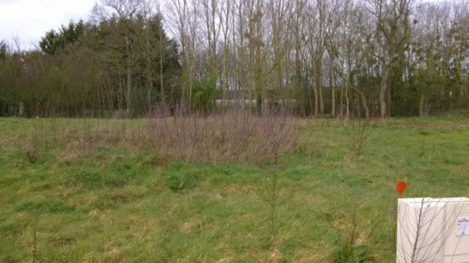 Terrain constructible de 600m2 à Marsac-sur-Don